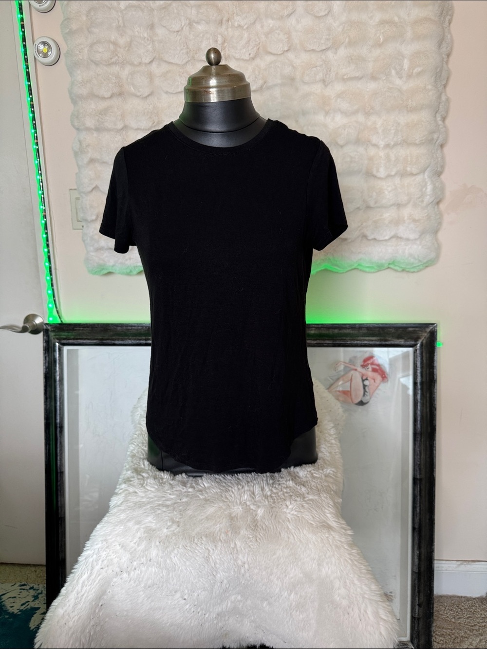 Sundry Black Short-Sleeve Crewneck Tee